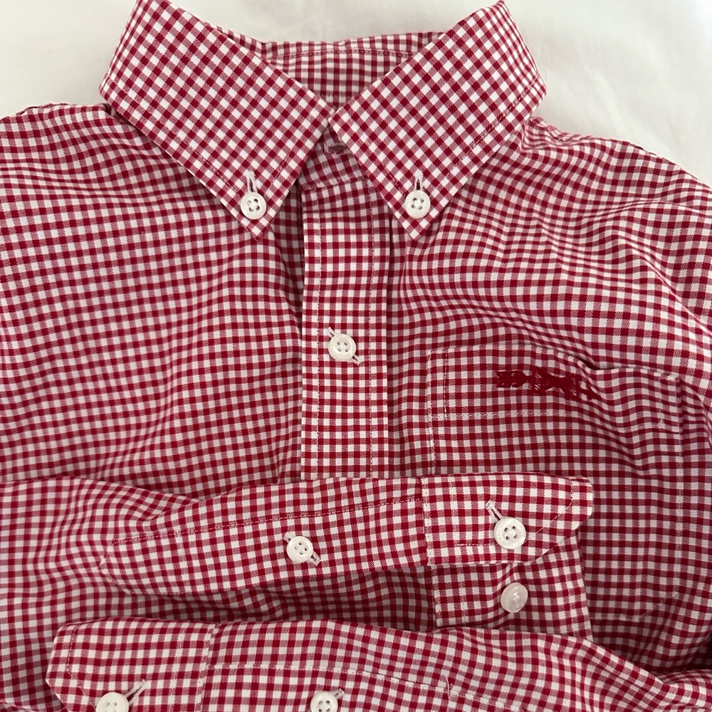 Brown Bowen & Company, boys Bowen Arrow Button Down. Red Gingham. Sz 6-7